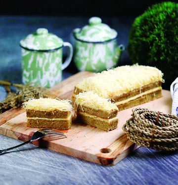 emag-pb-99-visit-banyuwangi-savana-cake-03